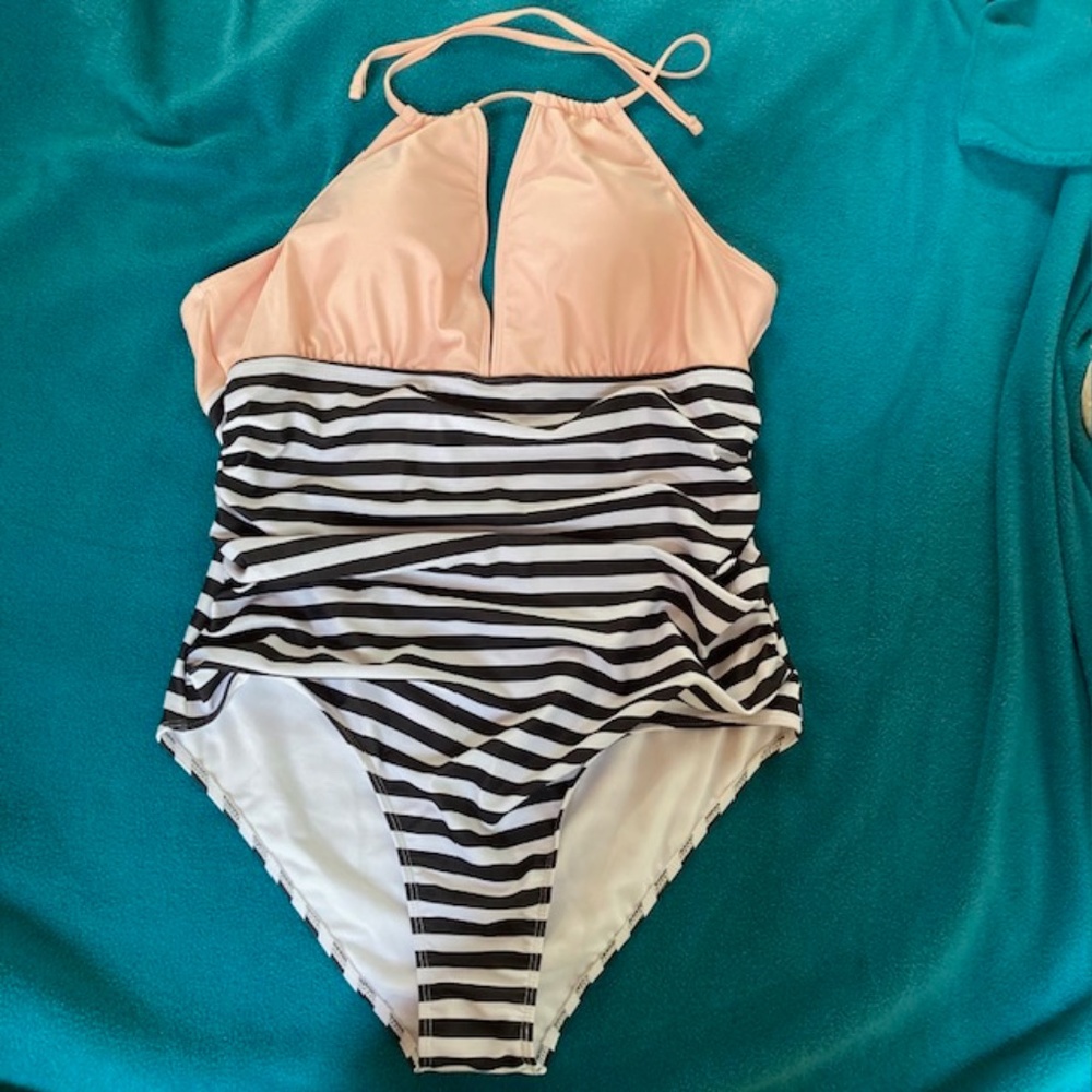 SWIM SUIT size 2XL, one piece,  tie around neck, great pre-owned condition #7155